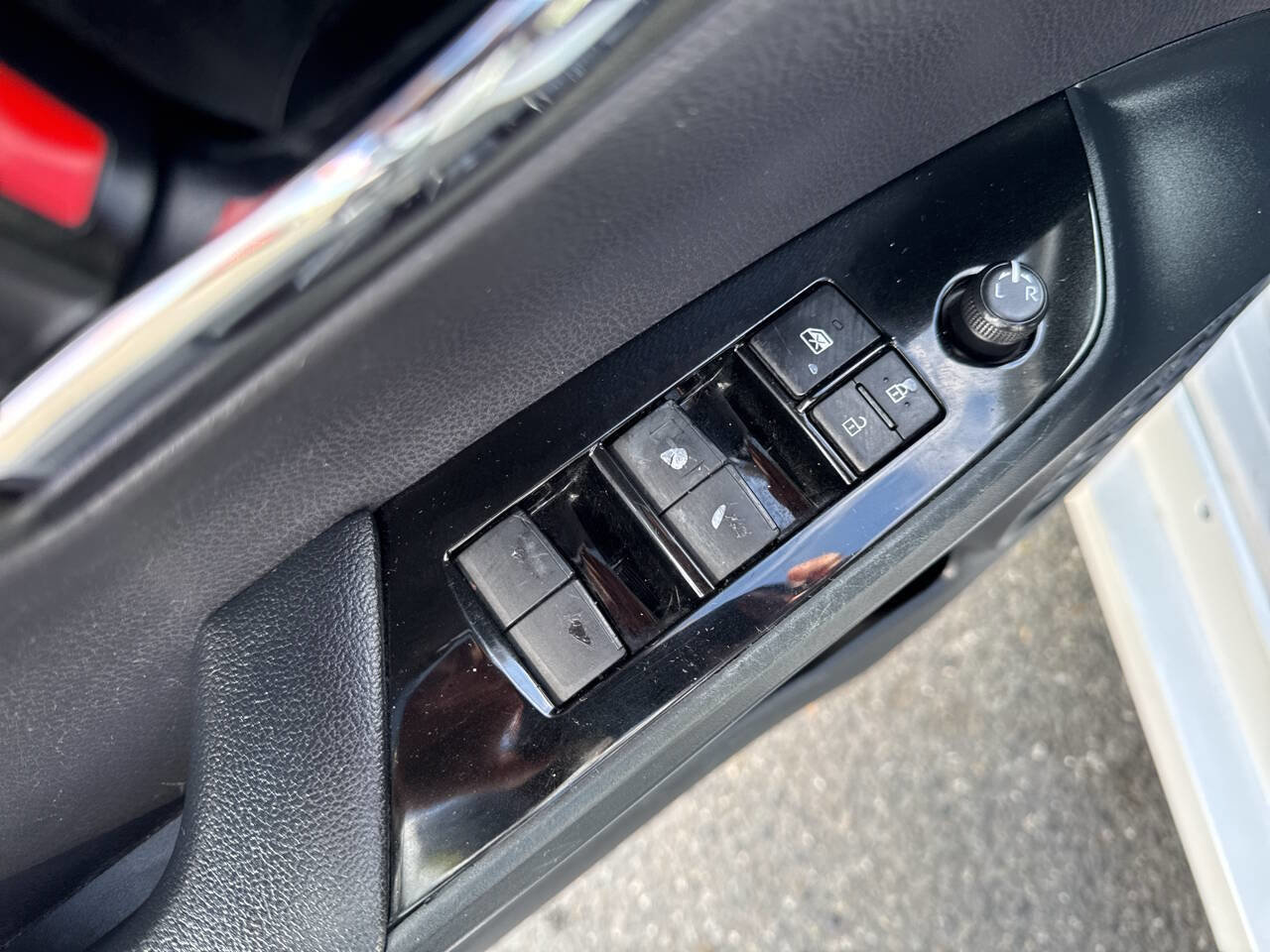 Used 2021 Toyota Prius image 29
