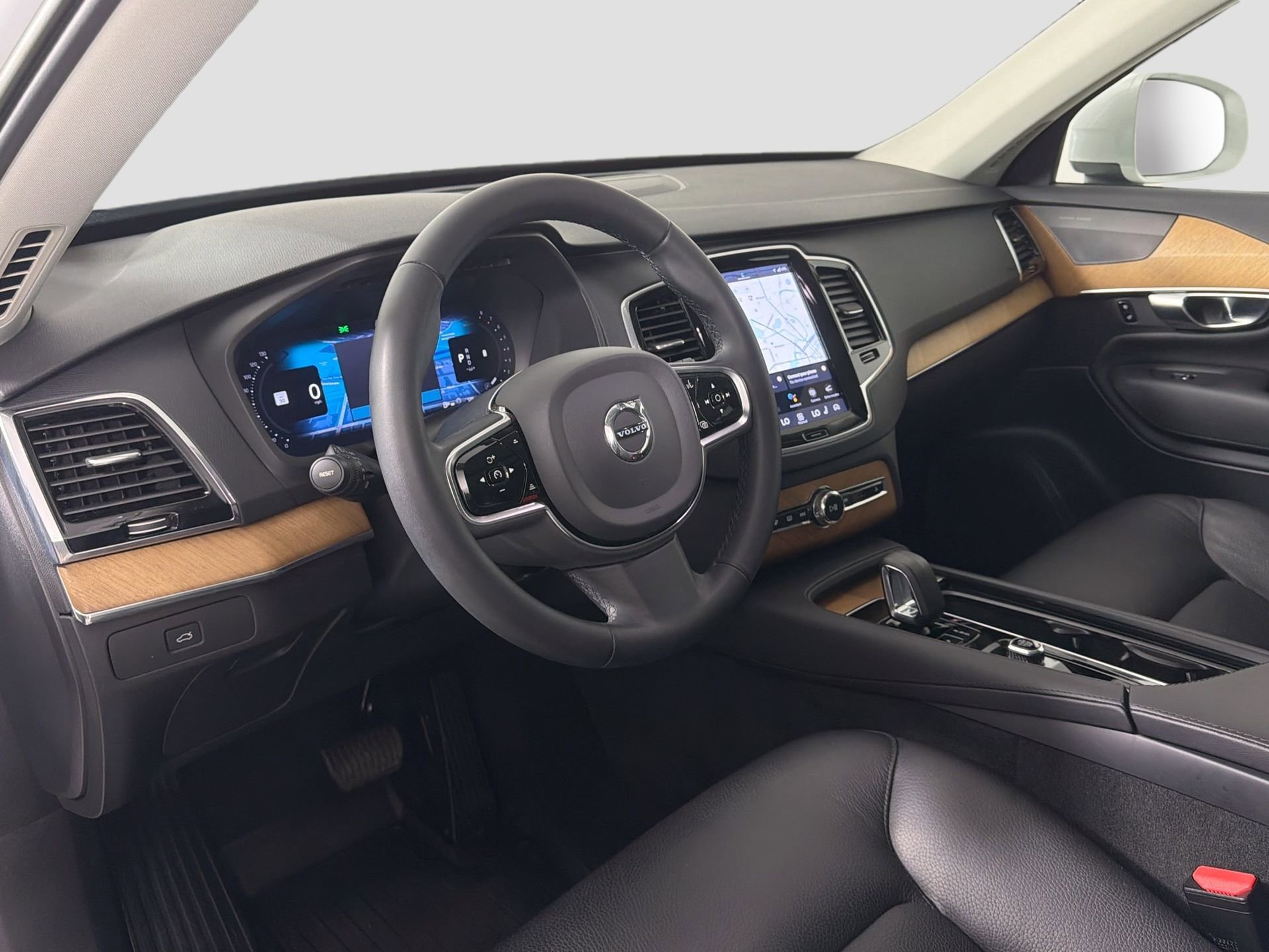 Certified 2023 Volvo XC90 B6 Plus w/ Protection Package Premier AWD/4WD image 10