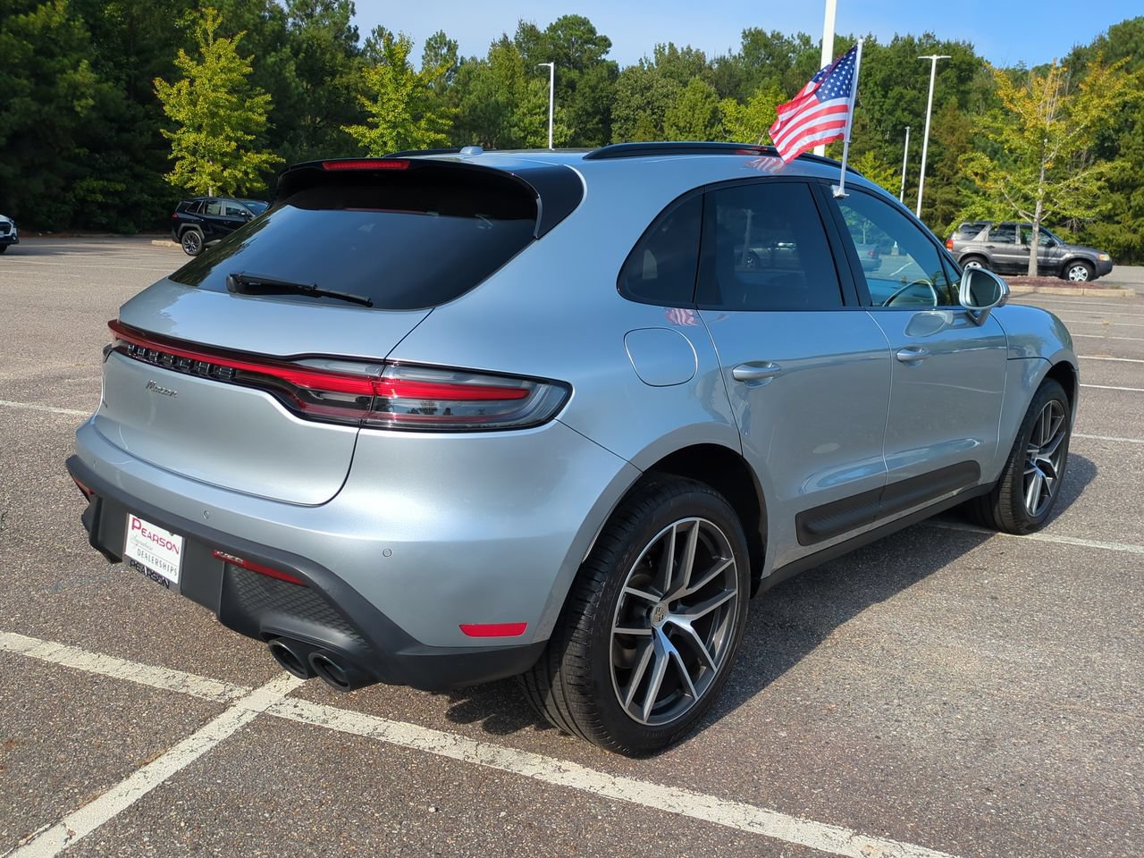 Used 2025 Porsche Macan AWD/4WD image 4