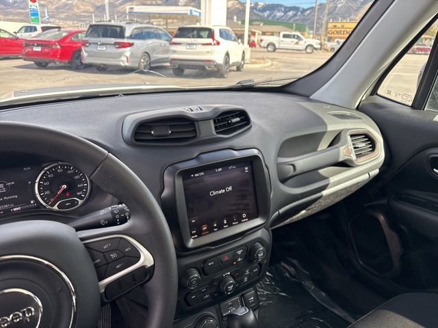 Used 2023 Jeep Renegade Latitude w/ Sun/Sound Group image 15