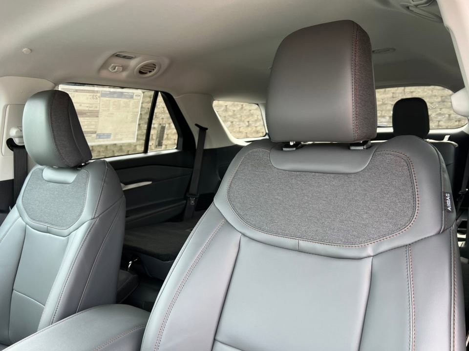 Used 2026 Ford Explorer Active w/ Active Comfort Package image 14
