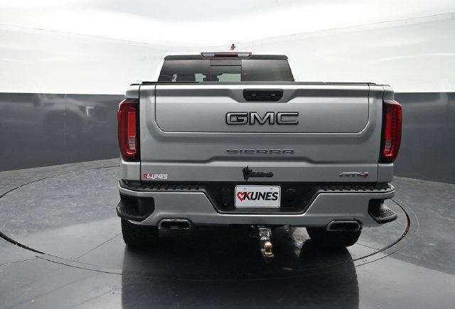 Used 2022 GMC Sierra 1500 AT4 w/ AT4 Preferred Package AWD/4WD image 2