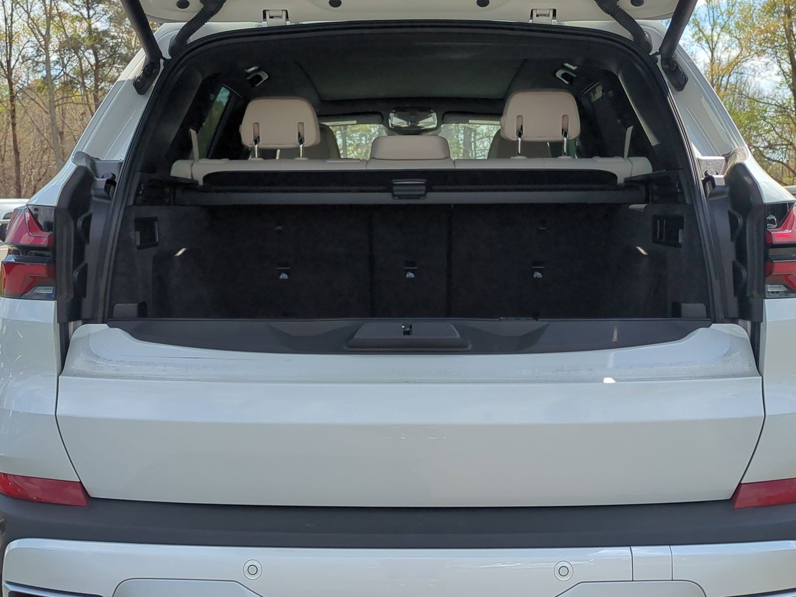 Certified 2024 BMW X5 xDrive50e w/ Premium Package image 32