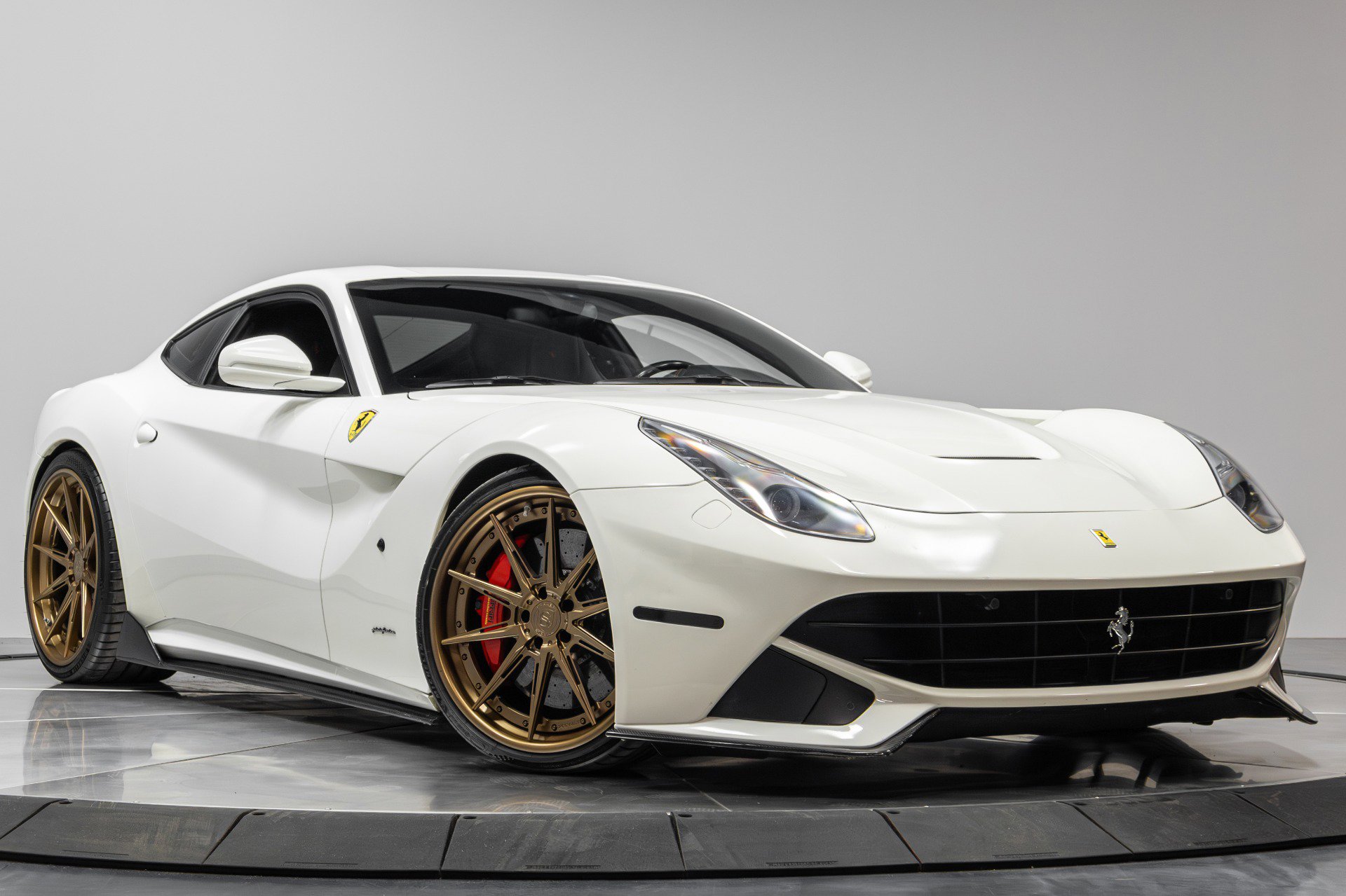 Used 2014 Ferrari F12 Berlinetta image 38