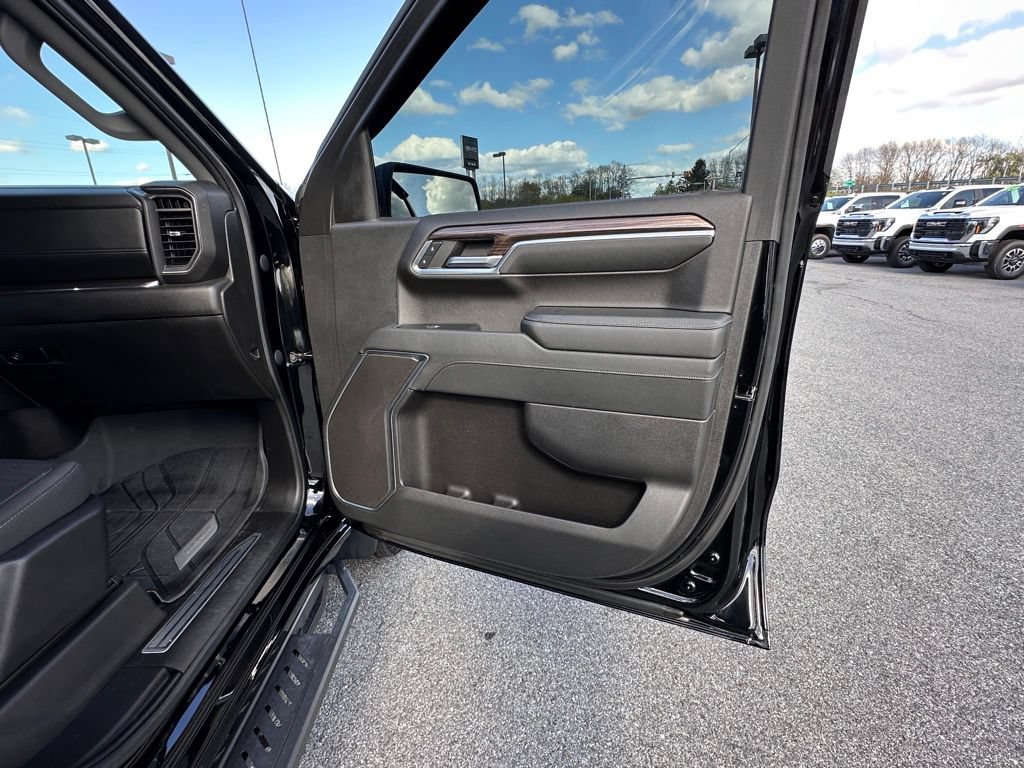 Certified 2023 Chevrolet Silverado 1500 RST w/ LPO, Dark Essentials Package AWD/4WD image 16