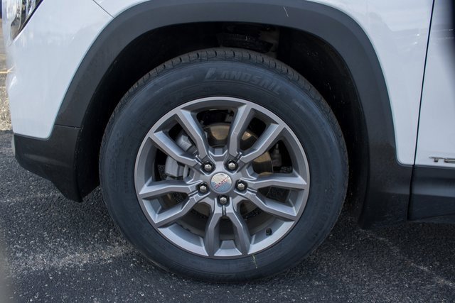 Used 2024 GMC Terrain SLT image 9