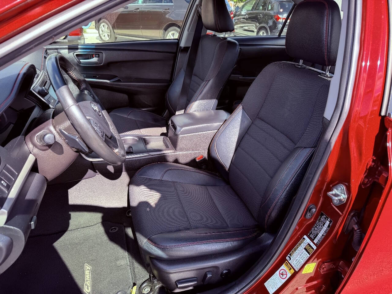 Used 2016 Toyota Camry SE FWD image 7