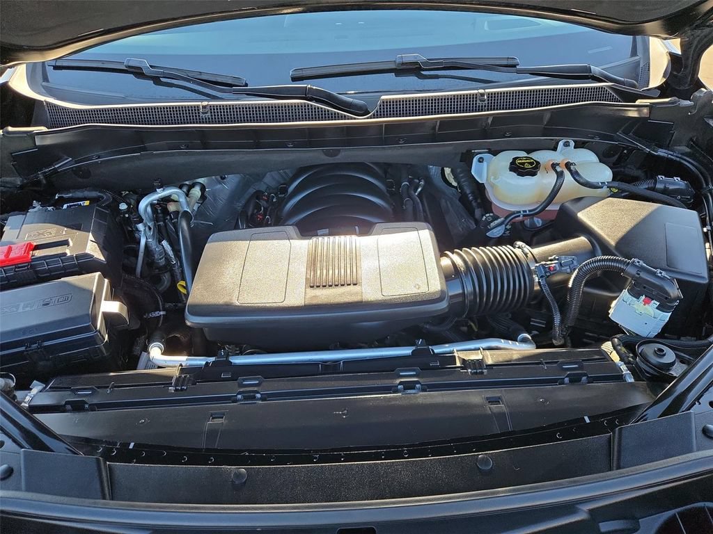 Certified 2025 Chevrolet Suburban RST w/ Sun And Tow Package RWD image 22