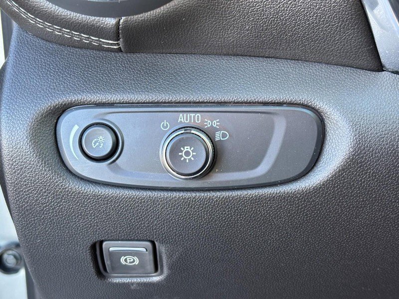 Certified 2024 Chevrolet Blazer LT w/ Convenience Package image 16