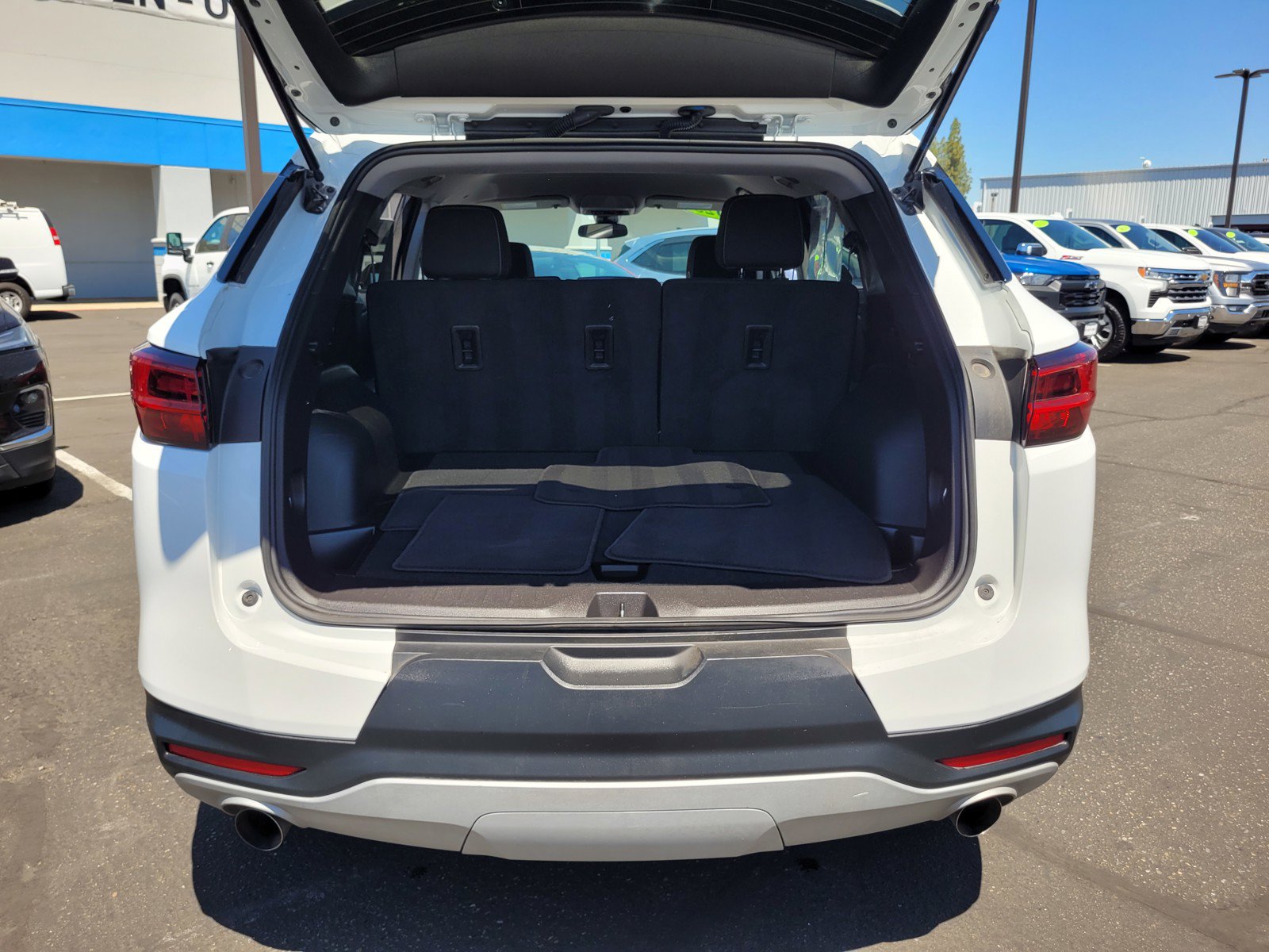 Used 2025 Chevrolet Blazer LT FWD image 27
