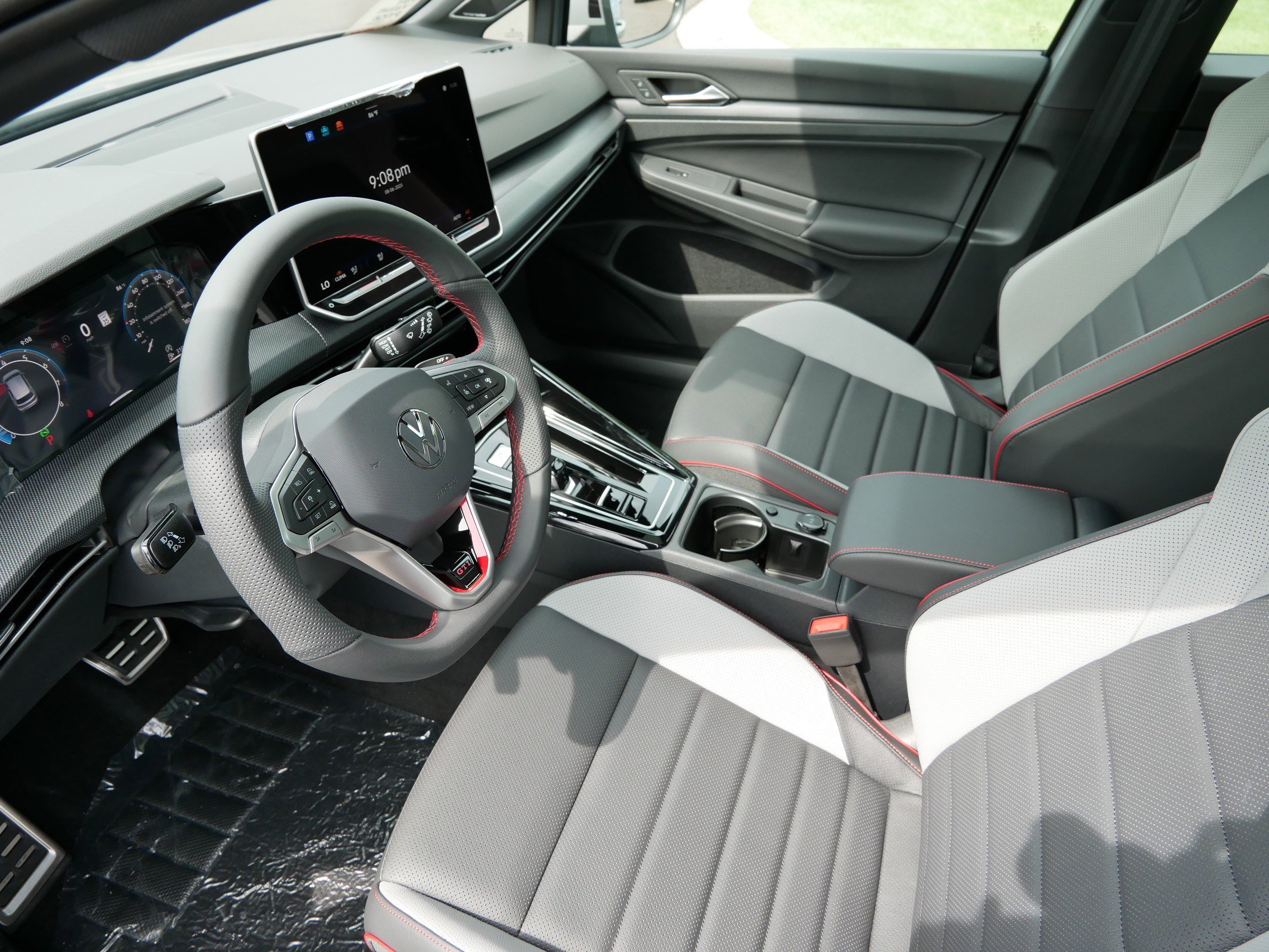 New 2025 Volkswagen GTI SE FWD image 7