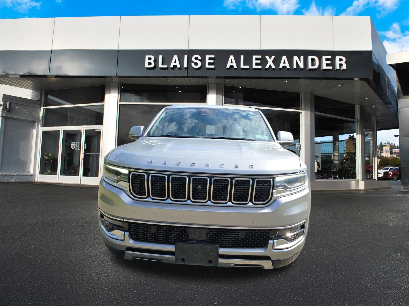 Used 2022 Jeep Wagoneer Series III w/ Premium Group I AWD/4WD image 9