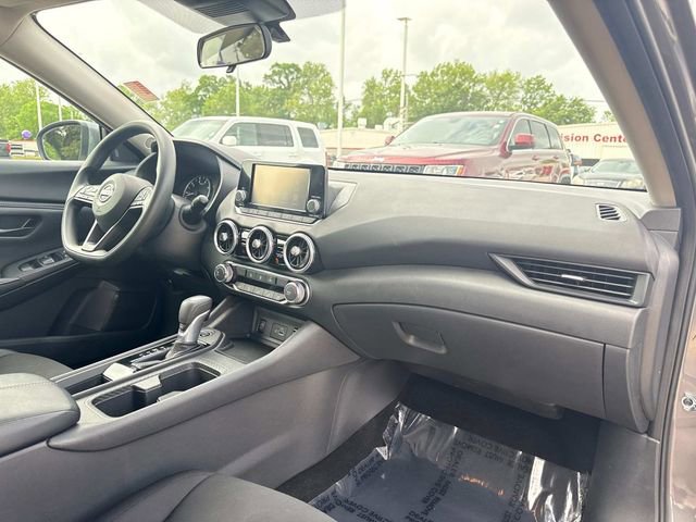 Used 2025 Nissan Sentra S image 17