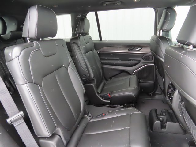 New 2026 Jeep Grand Cherokee L Limited image 30