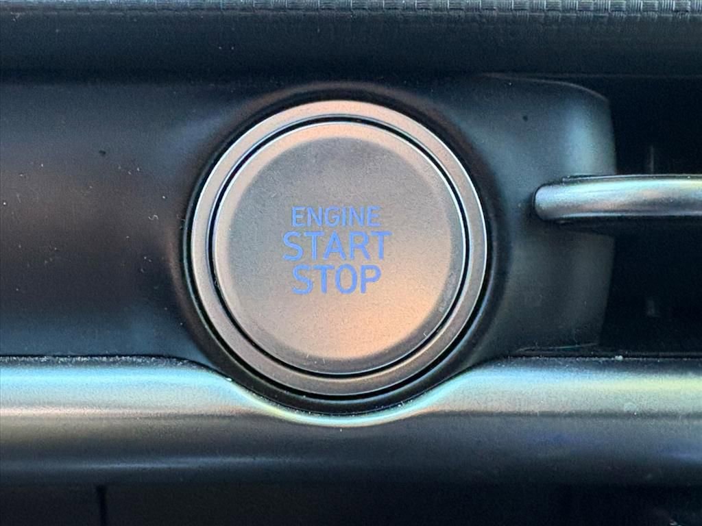 Used 2025 Hyundai Santa Cruz SE image 13