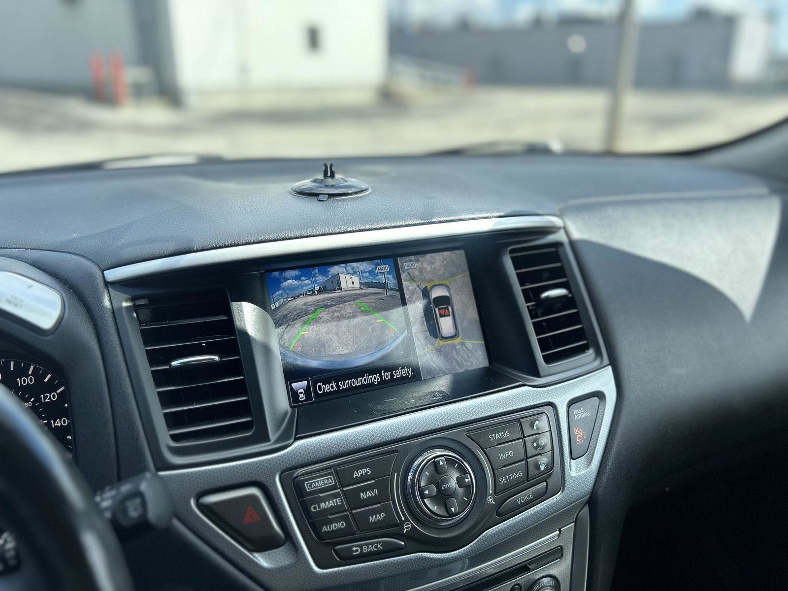 Used 2019 Nissan Pathfinder SL AWD/4WD image 25