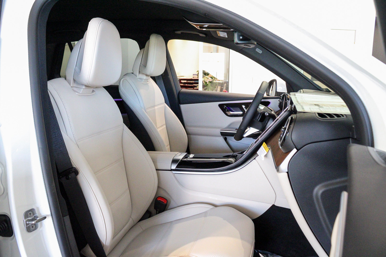 New 2027 Mercedes-Benz GLC 350e 4MATIC image 15