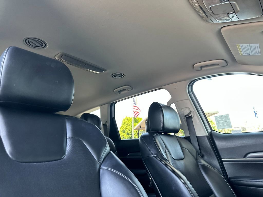 Used 2022 Kia Telluride LX AWD/4WD image 16