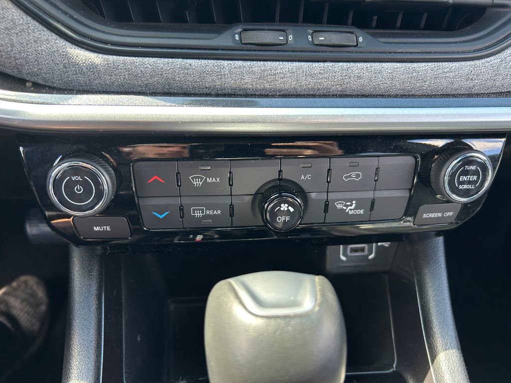 Used 2023 Jeep Compass Latitude AWD/4WD image 14