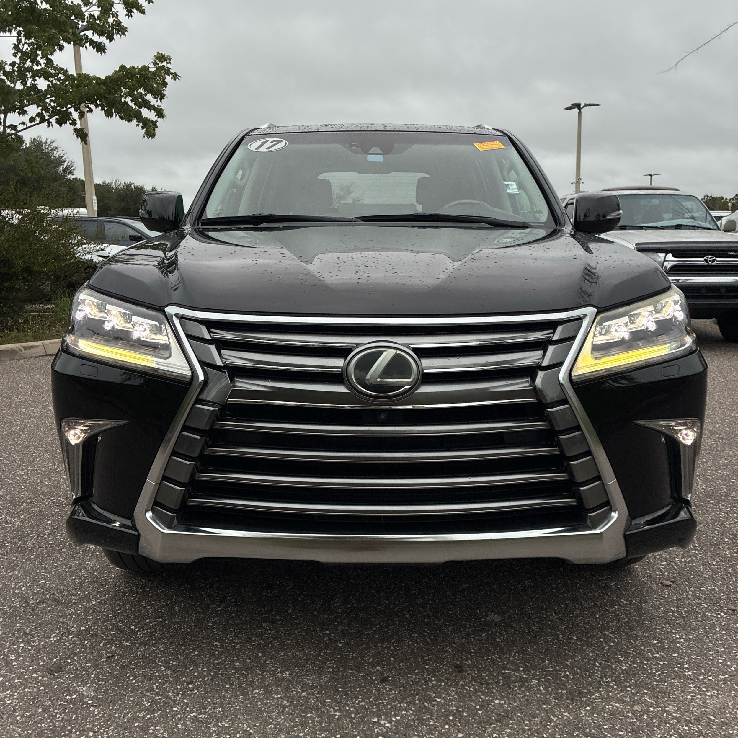 Used 2017 Lexus LX 570 4WD w/ Luxury Package image 15