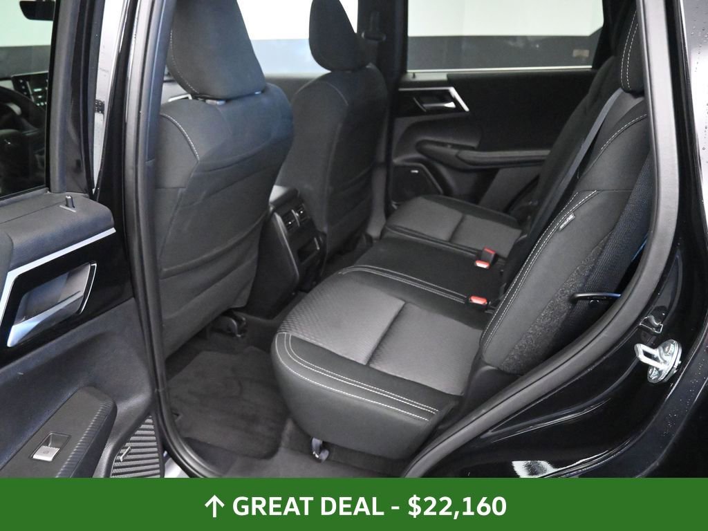 Used 2025 Mitsubishi Outlander ES image 17