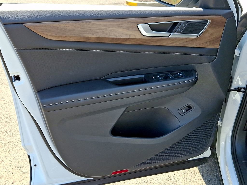 Certified 2025 Volkswagen Atlas SE AWD/4WD image 12