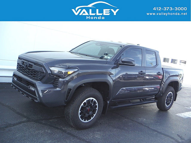 Used 2025 Toyota Tacoma TRD Off-Road AWD/4WD image 1