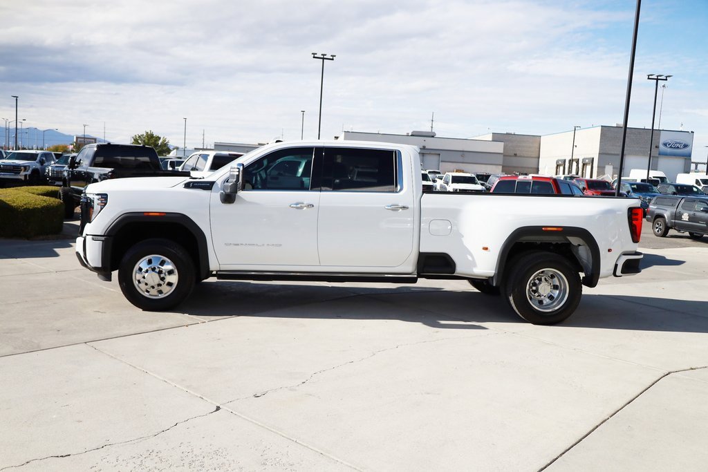 Used 2025 GMC Sierra 3500 Denali Ultimate image 3