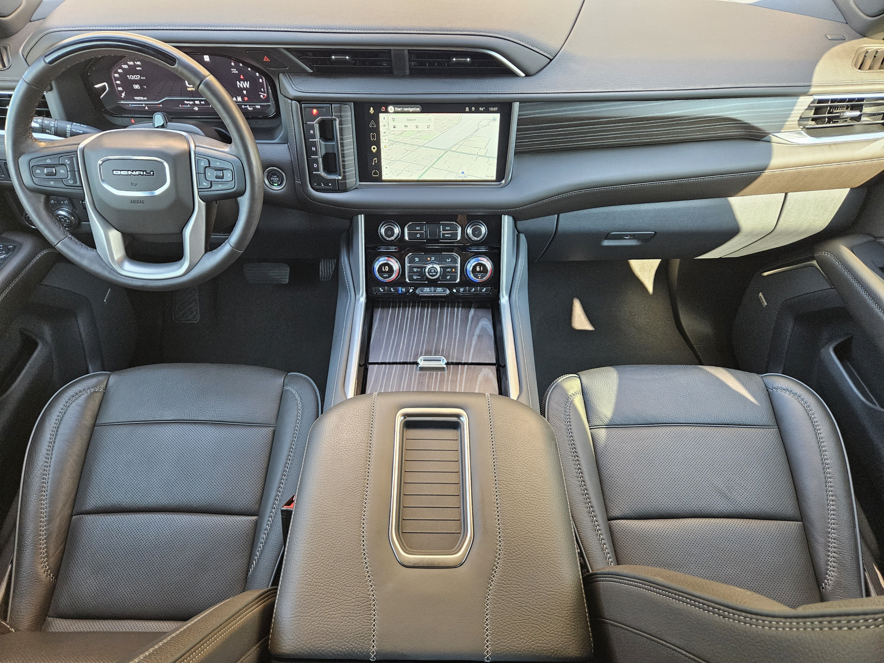 Used 2024 GMC Yukon Denali w/ Denali Reserve Package AWD/4WD image 22