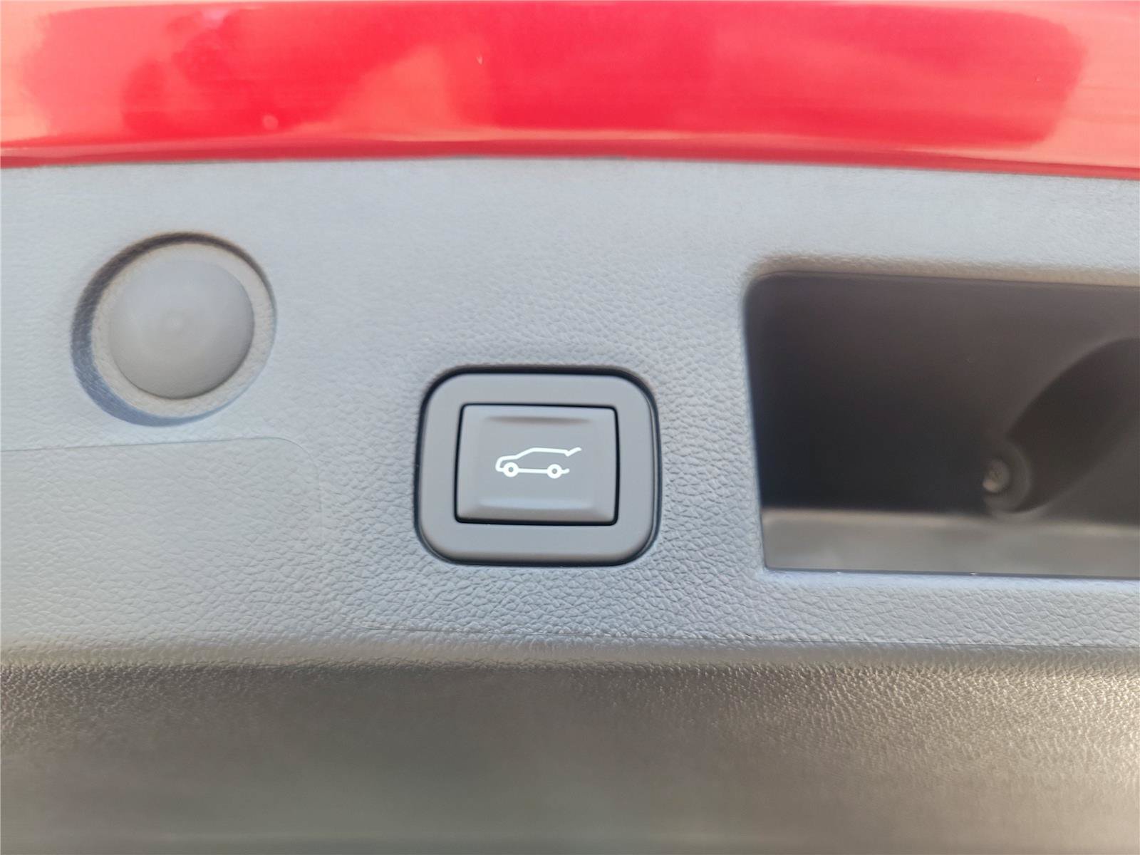New 2027 GMC Terrain Elevation w/ Elevation Premium Package FWD image 7