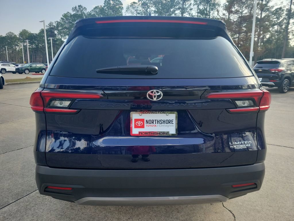 Used 2025 Toyota Grand Highlander Limited image 4