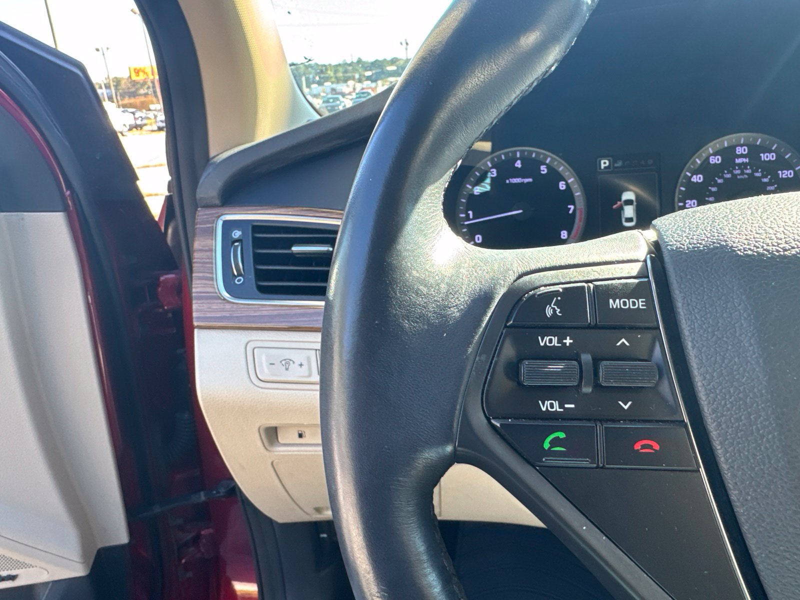 Used 2015 Hyundai Sonata Limited w/ Option Group 05 FWD image 16