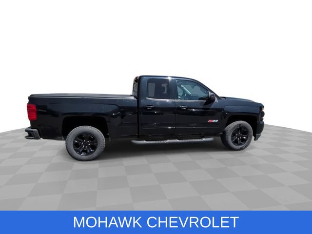 Used 2017 Chevrolet Silverado 1500 LT w/ Midnight Edition AWD/4WD image 10