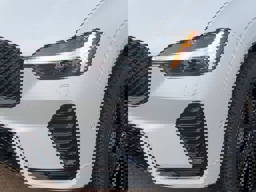 New 2026 Volvo XC60 T8 Ultra w/ Protection Package Premier AWD/4WD image 10