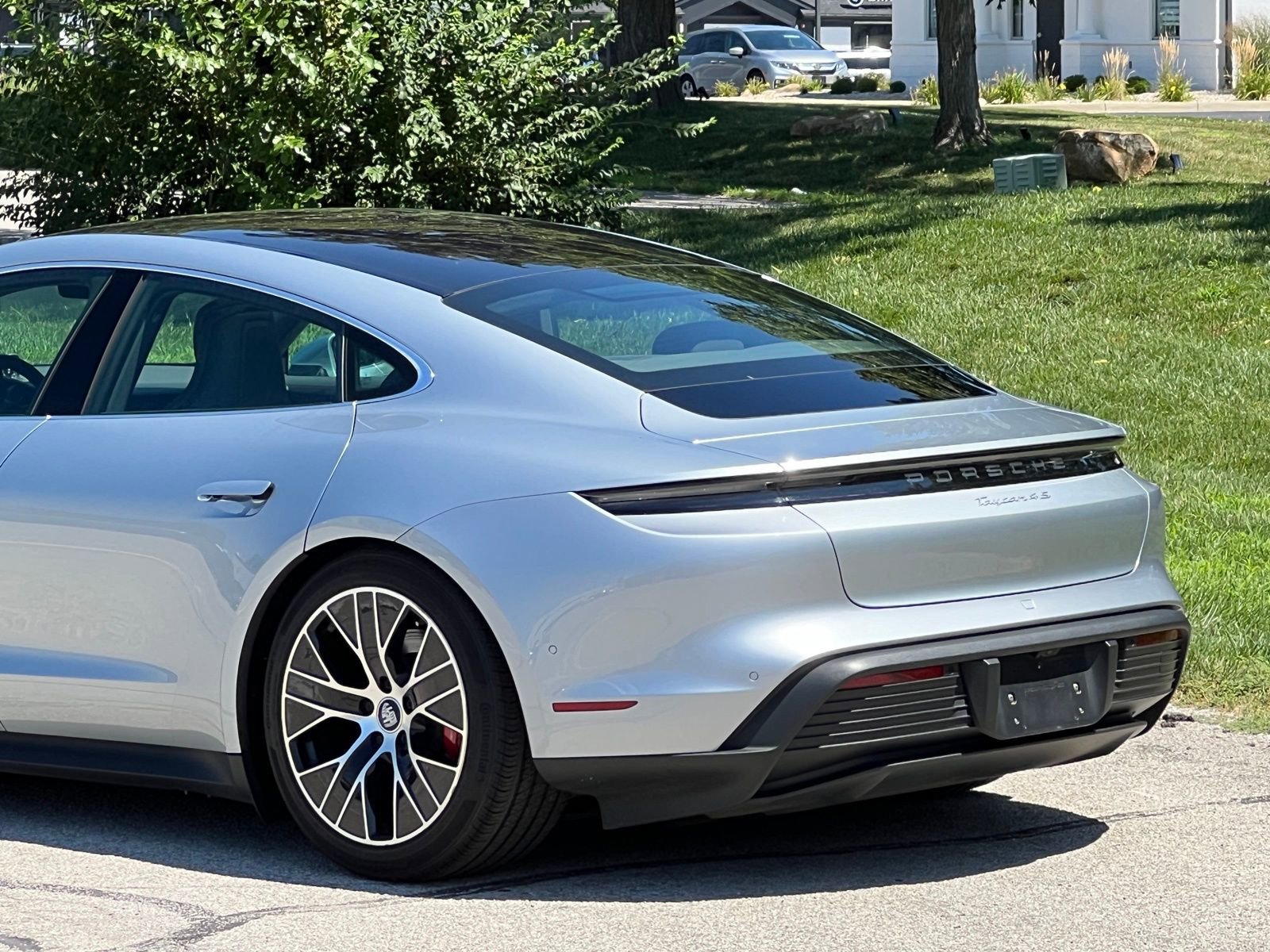 Certified 2022 Porsche Taycan 4S image 9