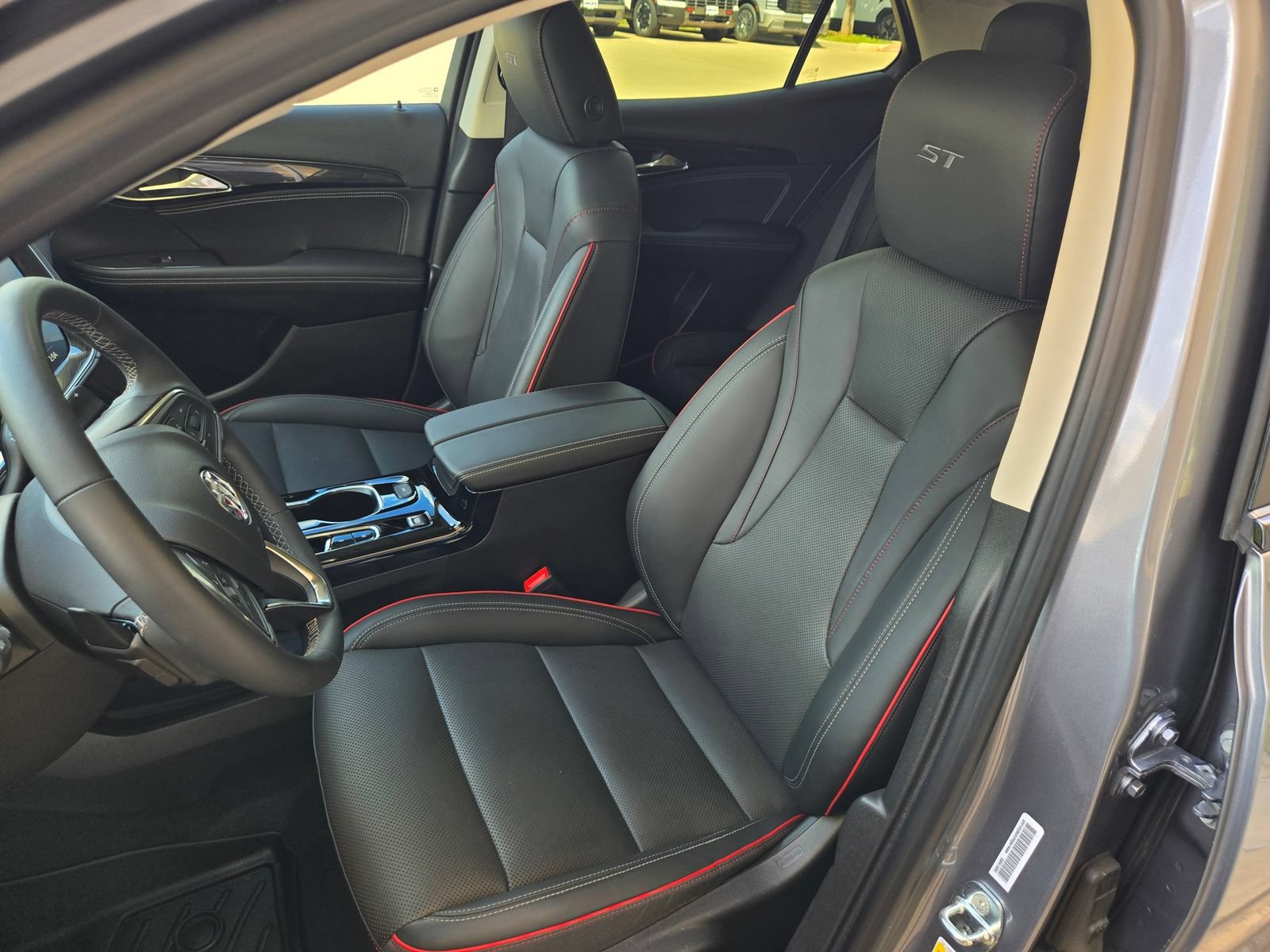 Used 2022 Buick Envision Essence w/ Technology Package II FWD image 22