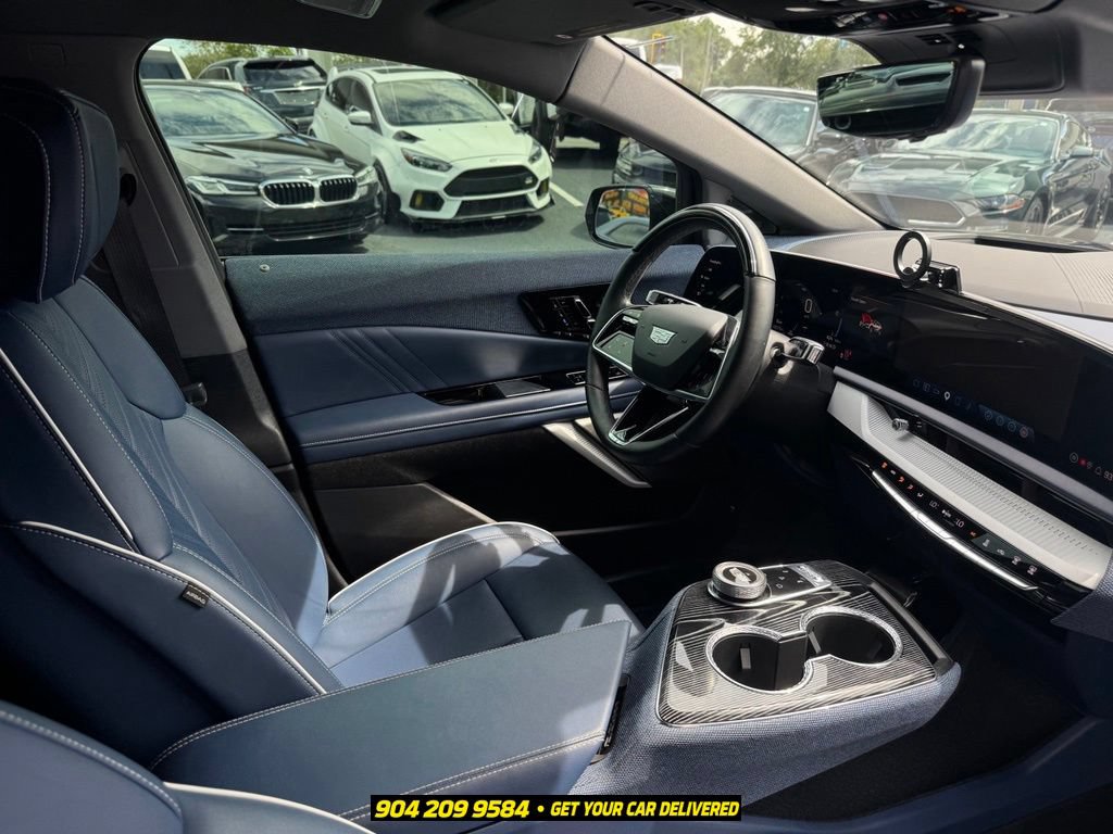 Used 2025 Cadillac Optiq Sport 2 AWD/4WD image 39