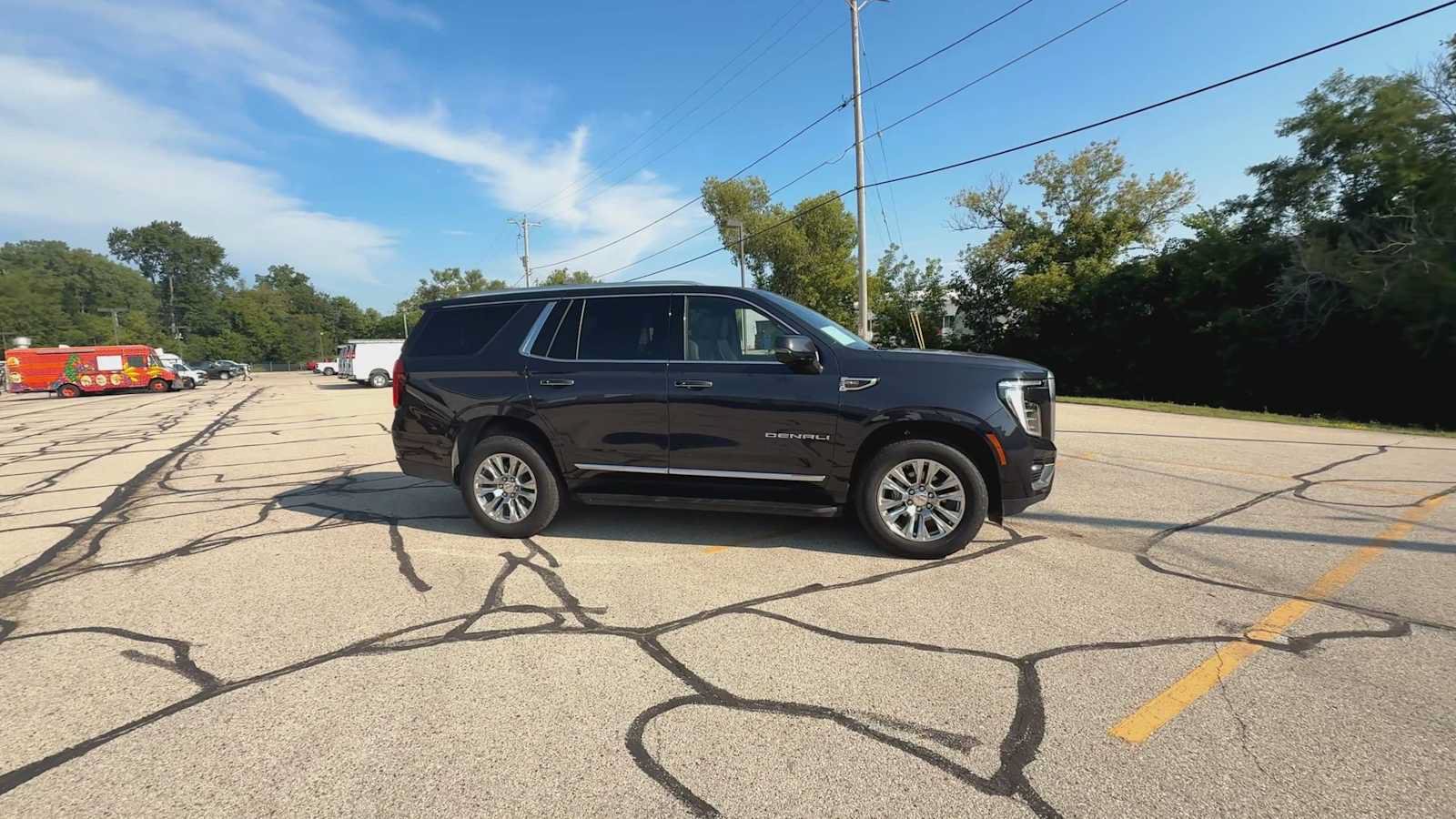Certified 2025 GMC Yukon Denali AWD/4WD image 9