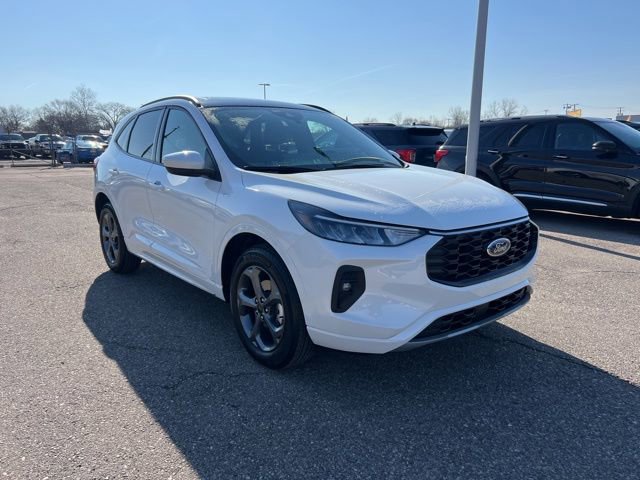 Certified 2024 Ford Escape ST-Line Select w/ Tech Pack #1 AWD/4WD image 3