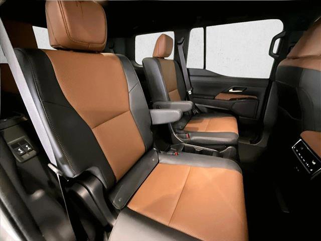 Used 2025 Lexus GX 550 w/ Cold Area Package AWD/4WD image 29
