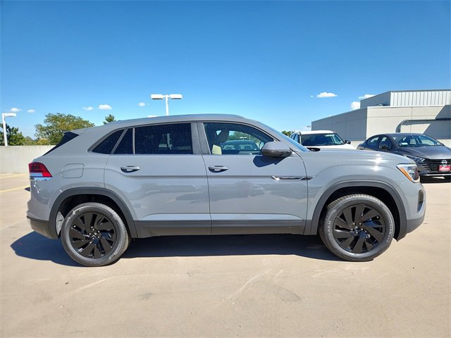 New 2026 Volkswagen Atlas Cross Sport SE image 2