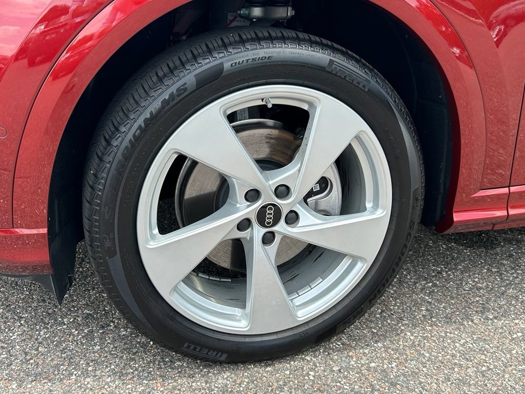 Certified 2025 Audi Q5 Prestige AWD/4WD image 31