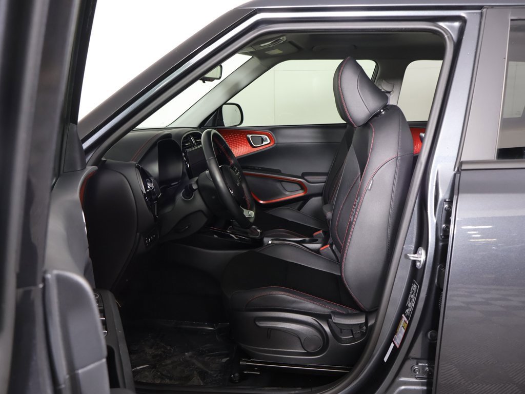 Used 2025 Kia Soul GT-Line image 28