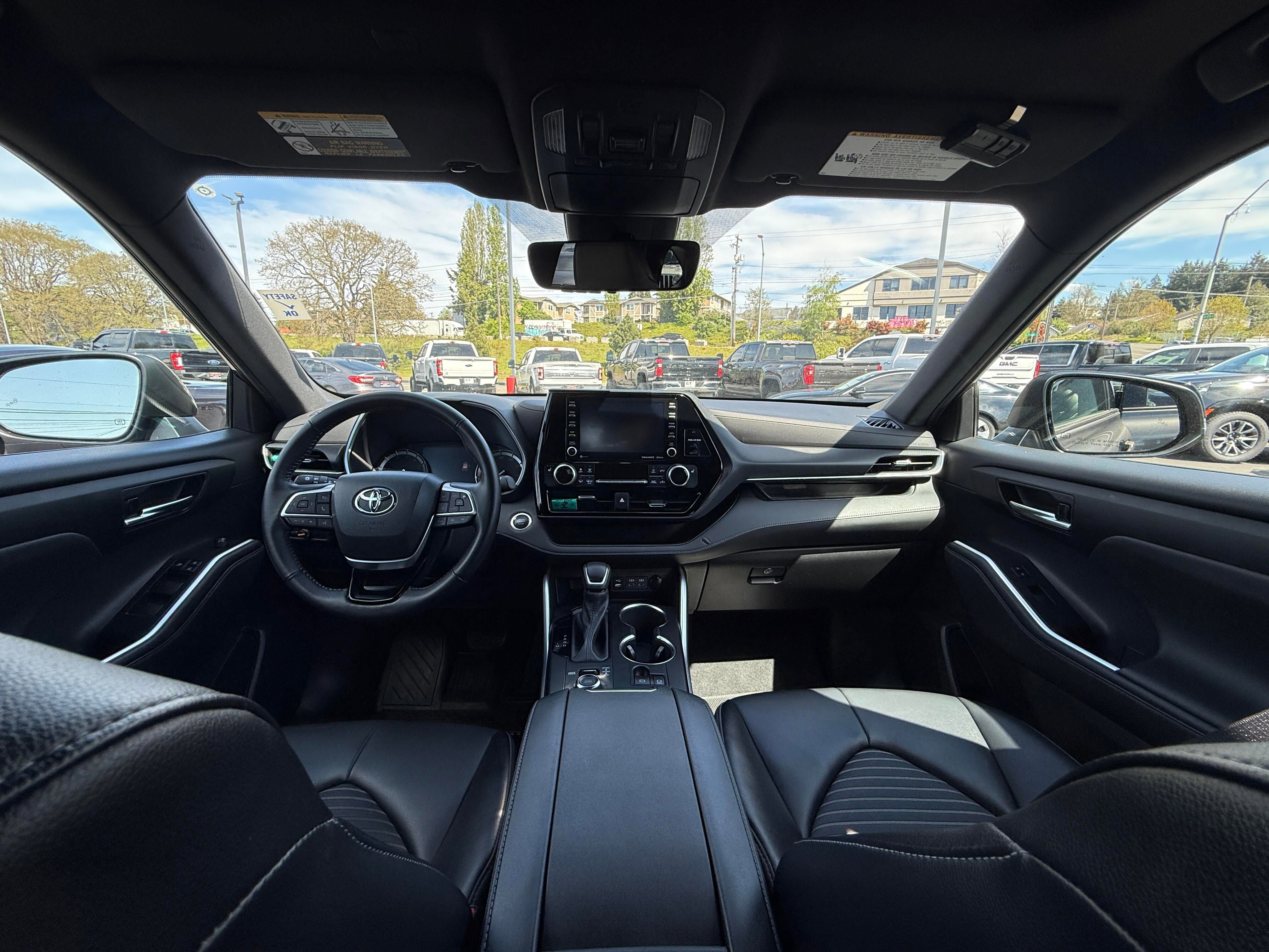 Used 2022 Toyota Highlander XSE AWD/4WD image 9