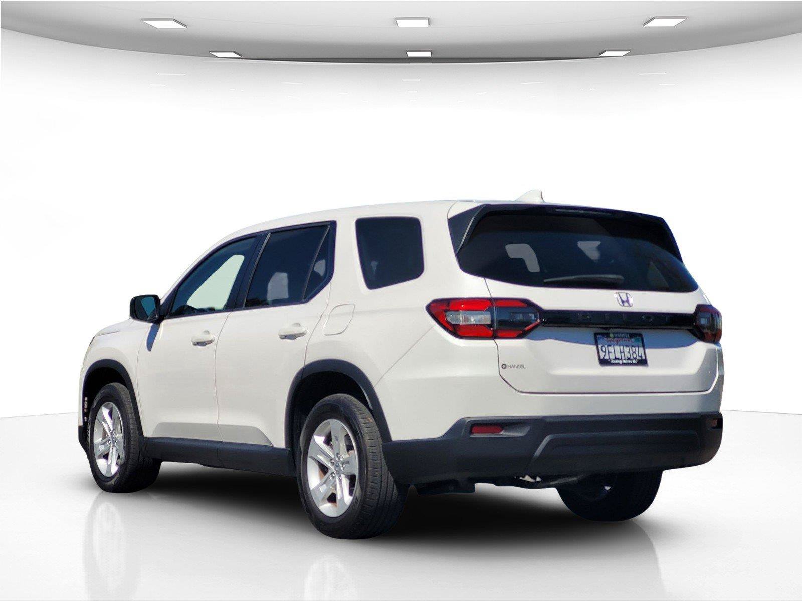 Used 2023 Honda Pilot LX image 8
