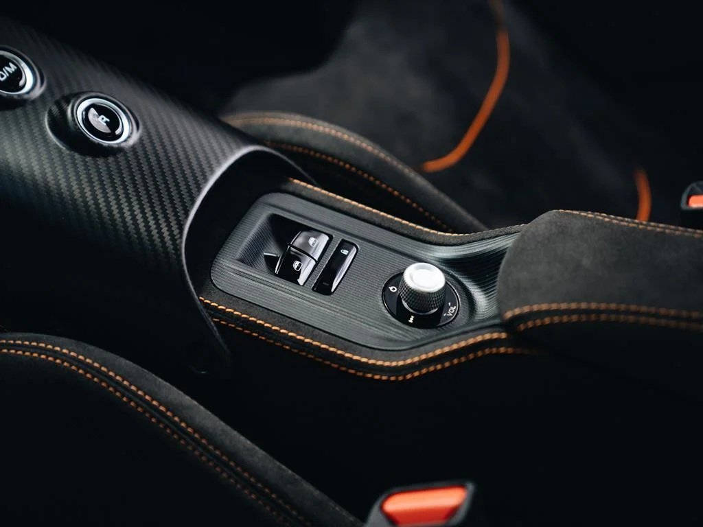 New 2023 Maserati MC20 Spyder image 14