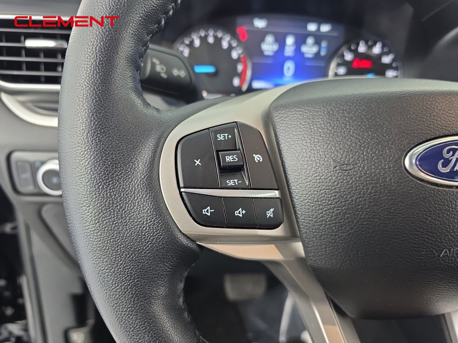 Used 2022 Ford Explorer XLT w/ Equipment Group 202A image 10