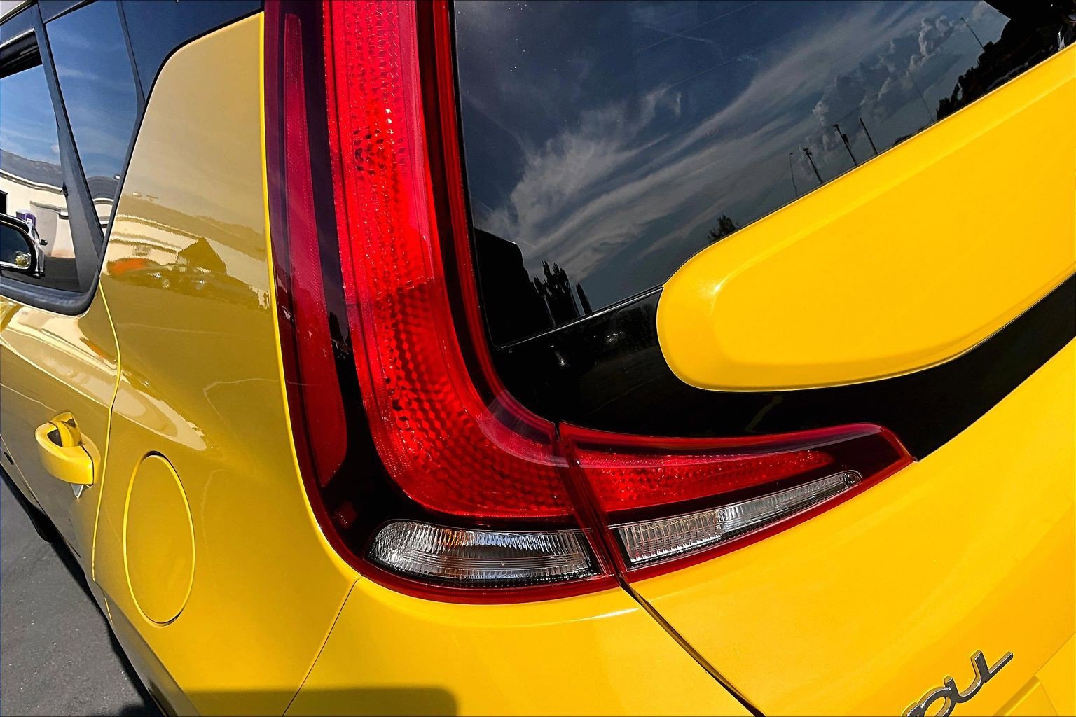 Used 2020 Kia Soul S FWD image 28