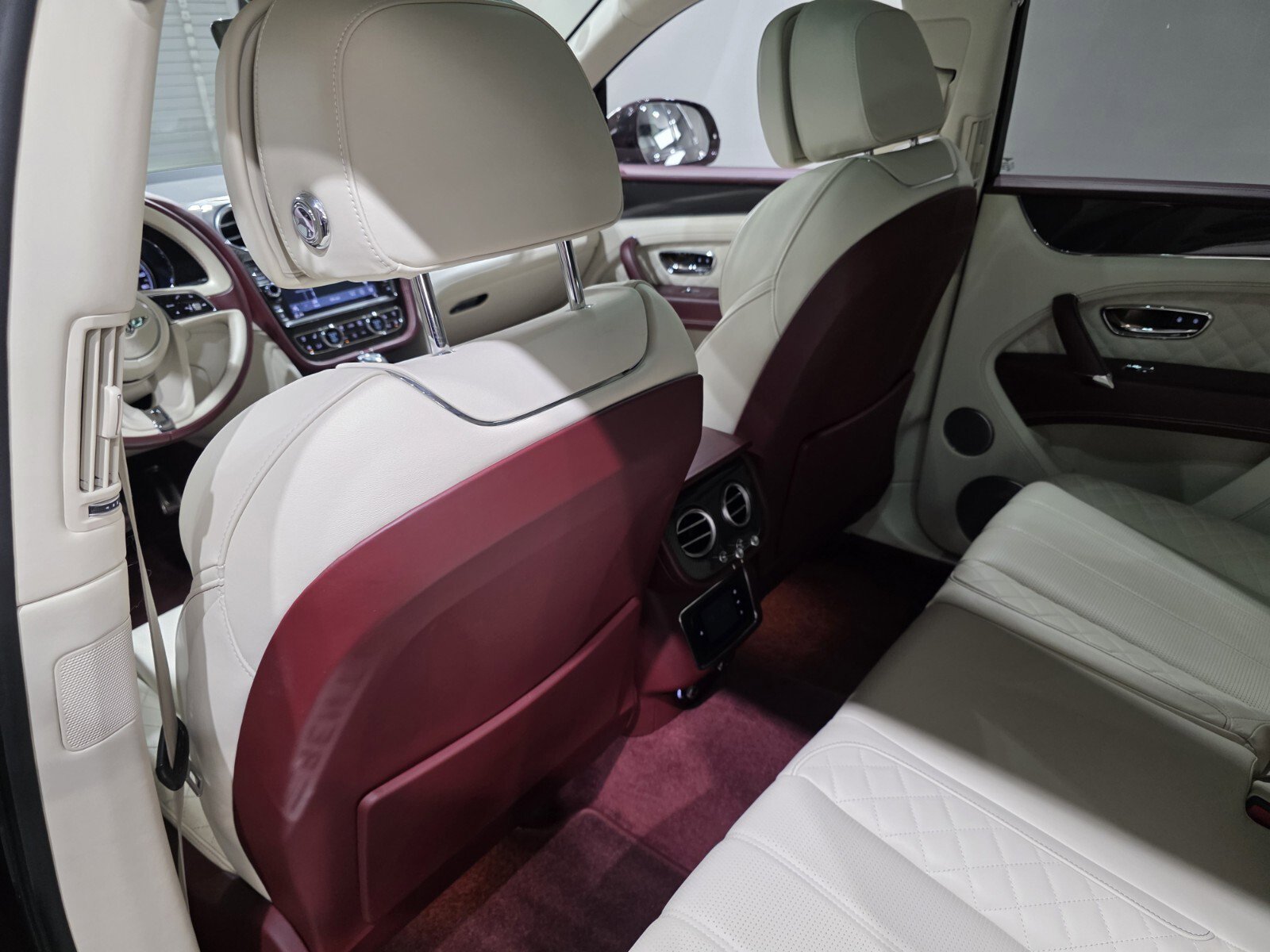 Used 2019 Bentley Bentayga AWD/4WD image 12