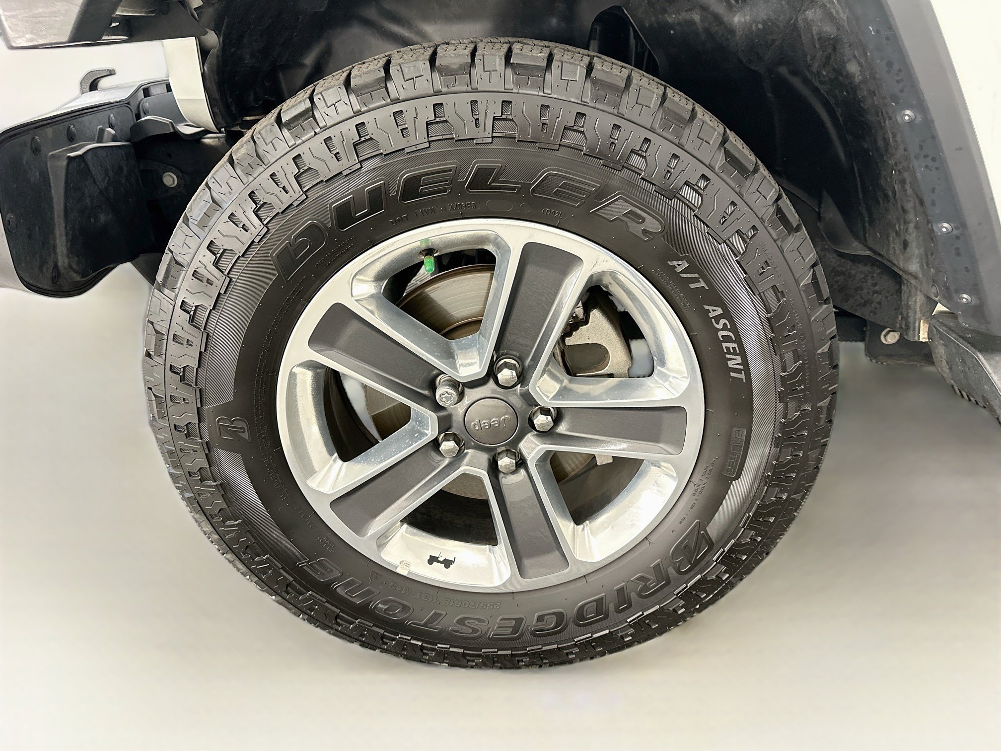 Used 2018 Jeep Wrangler Unlimited Sahara w/ LED Lighting Group AWD/4WD image 34